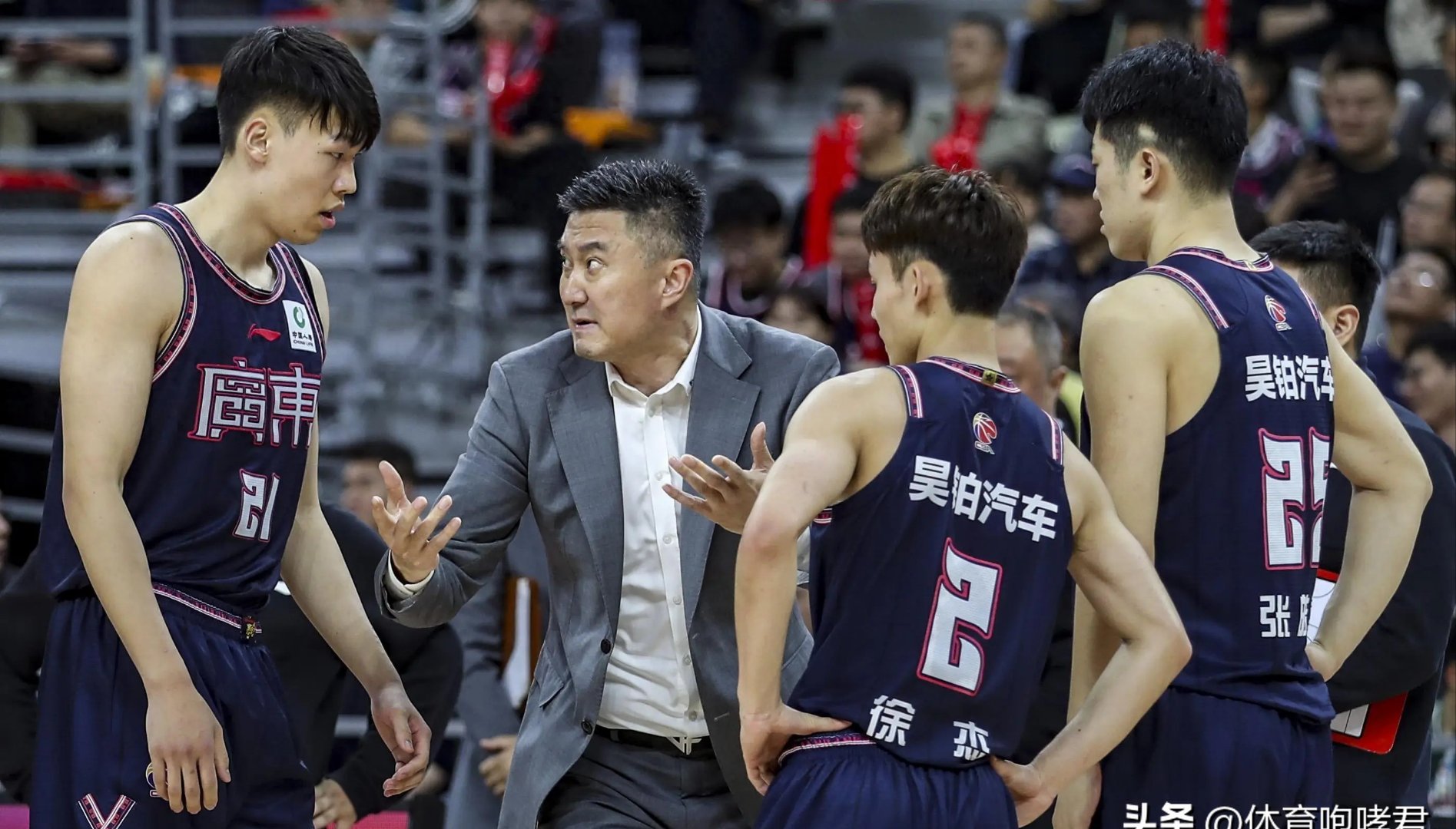 上海男篮显露实力，轻松战胜广东宏远