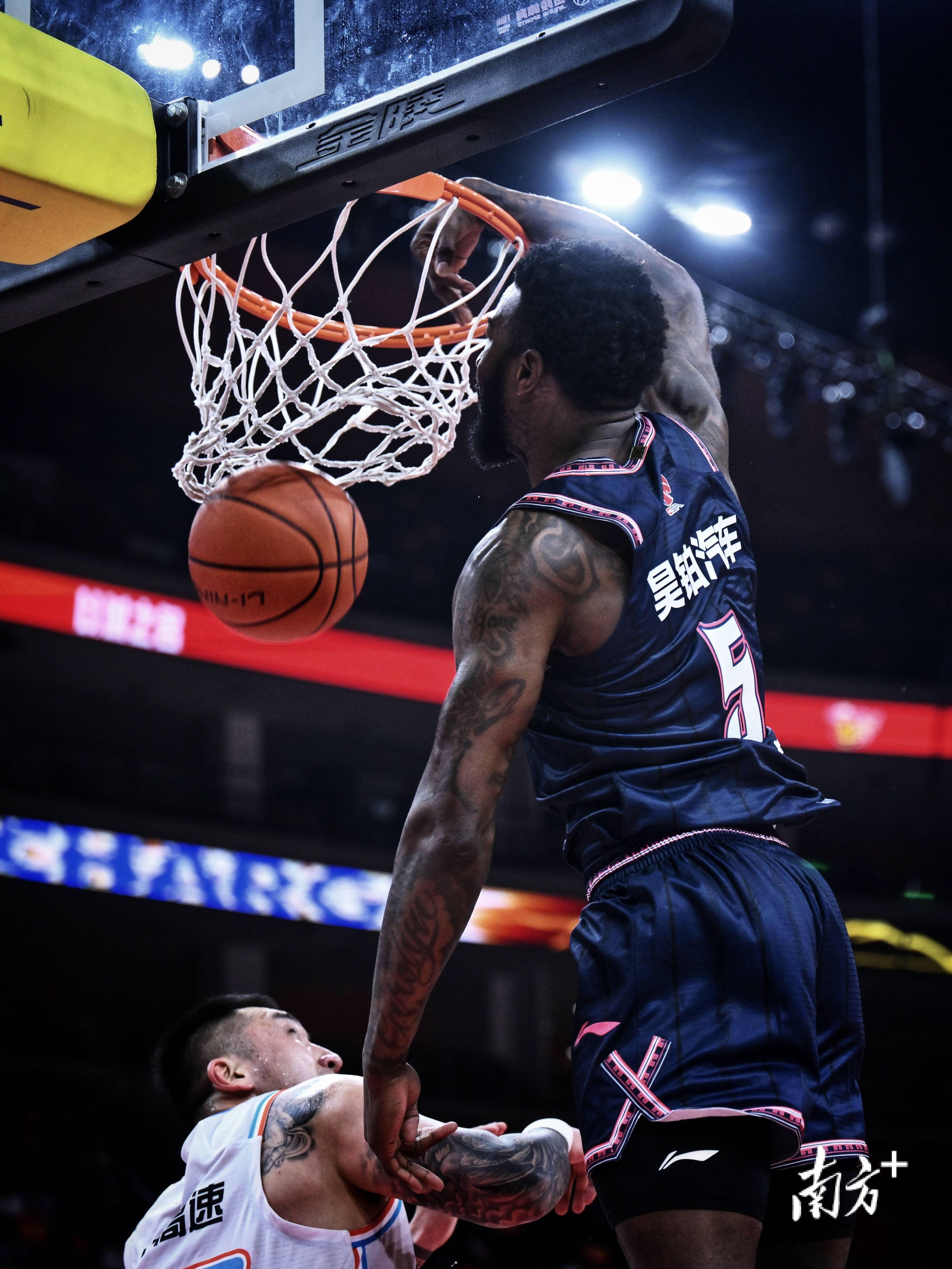 爱游戏体育地址-辽宁宏运客场战胜广东华南虎，实现胜利的简单介绍