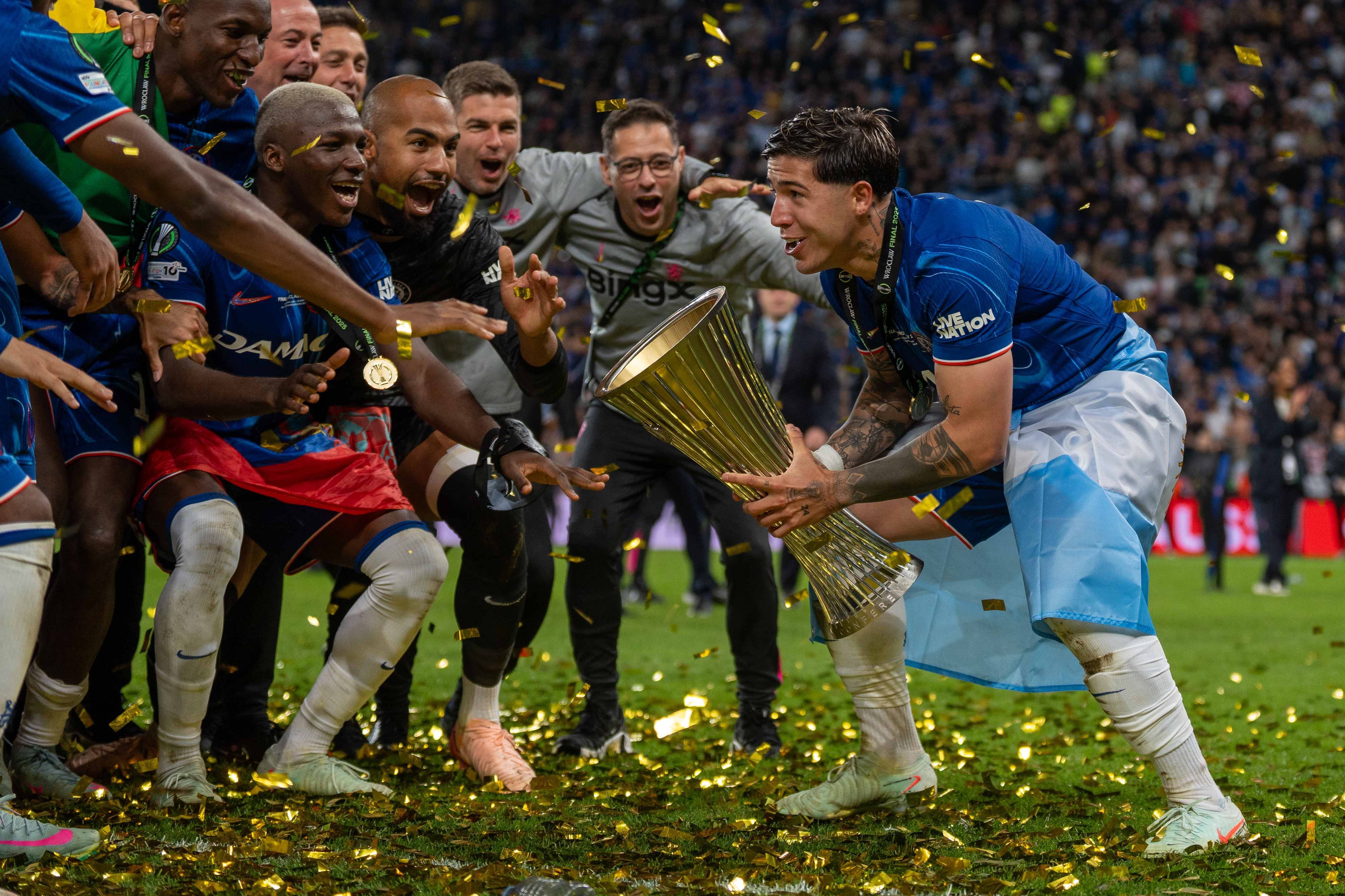 关于切尔西主场逆转取胜，保住争四希望的信息