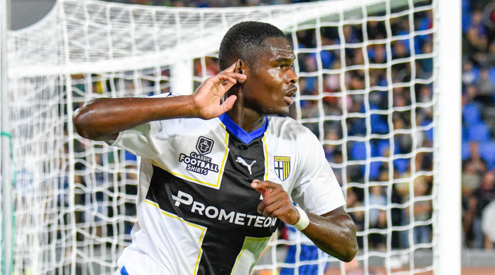 爱游戏入口-乌迪内斯中场组织有力，球队阵容稳定