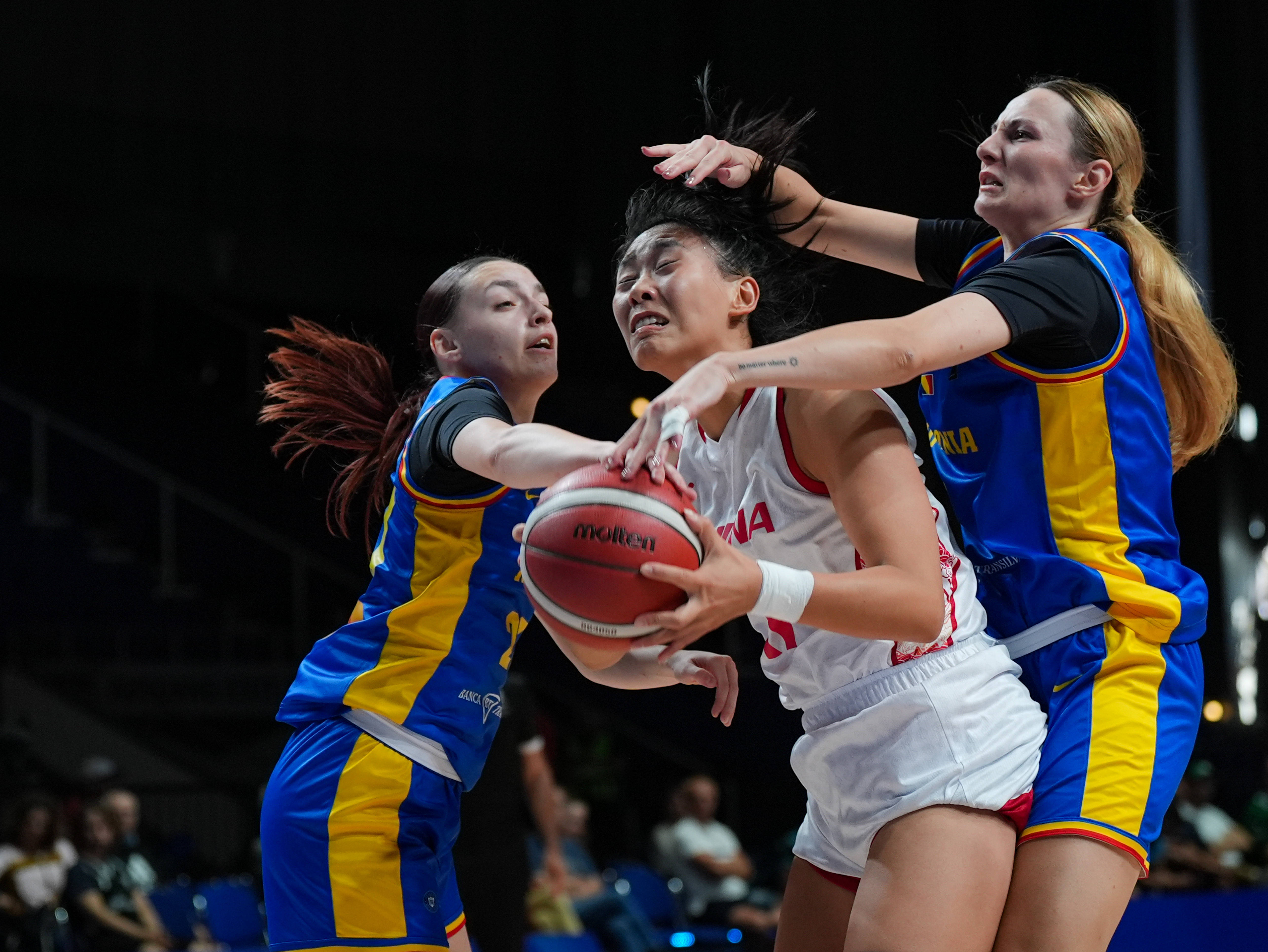 爱游戏app下载-罗马尼亚队在比赛中实现逆袭