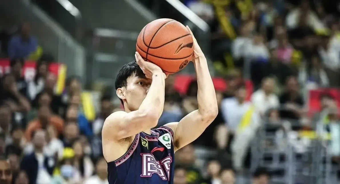 关于广东宏远主场胜新疆,全队发挥出色取得胜利的信息 关于广东宏远主场胜新疆,全队发挥出色取得胜利的信息