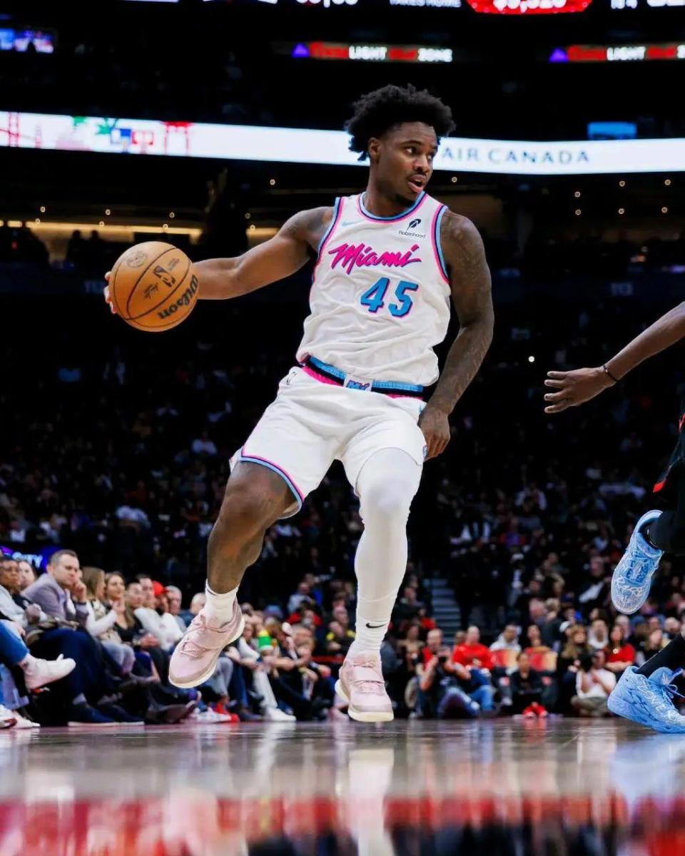 猛龙客场击败热火,表现出色 猛龙客场击败热火,表现出色