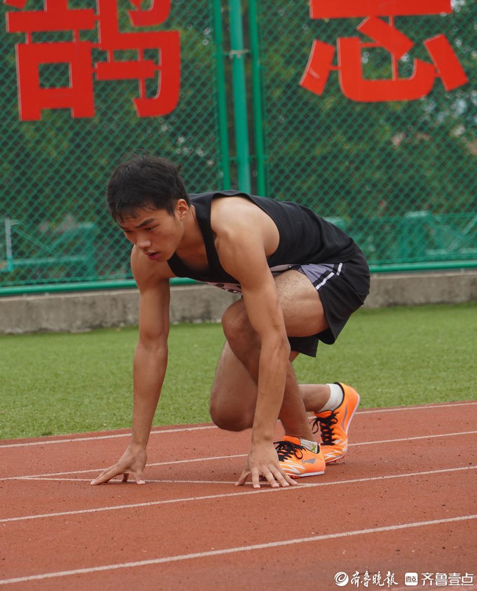 运动员们挥洒汗水,绽放青春 运动员们挥洒汗水,绽放青春