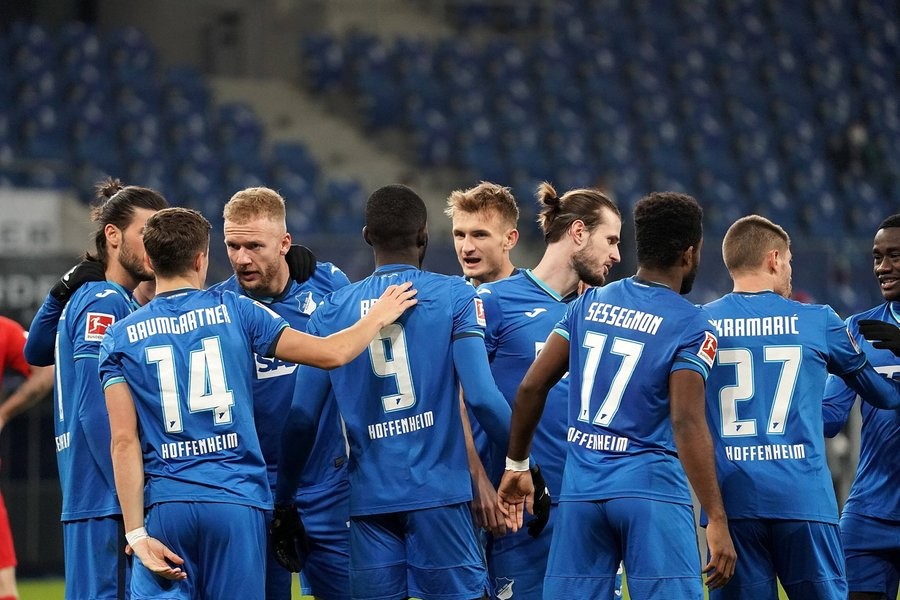 爱游戏网页版入口-奥格斯堡在主场成功卫冕,继续领跑积分榜的简单介绍